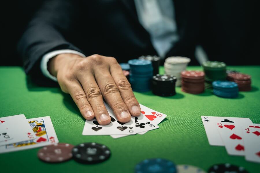 Stake Casino lanza sección de poker